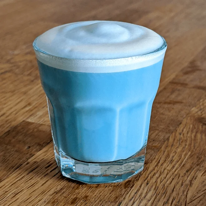 blue-pea-macchiato